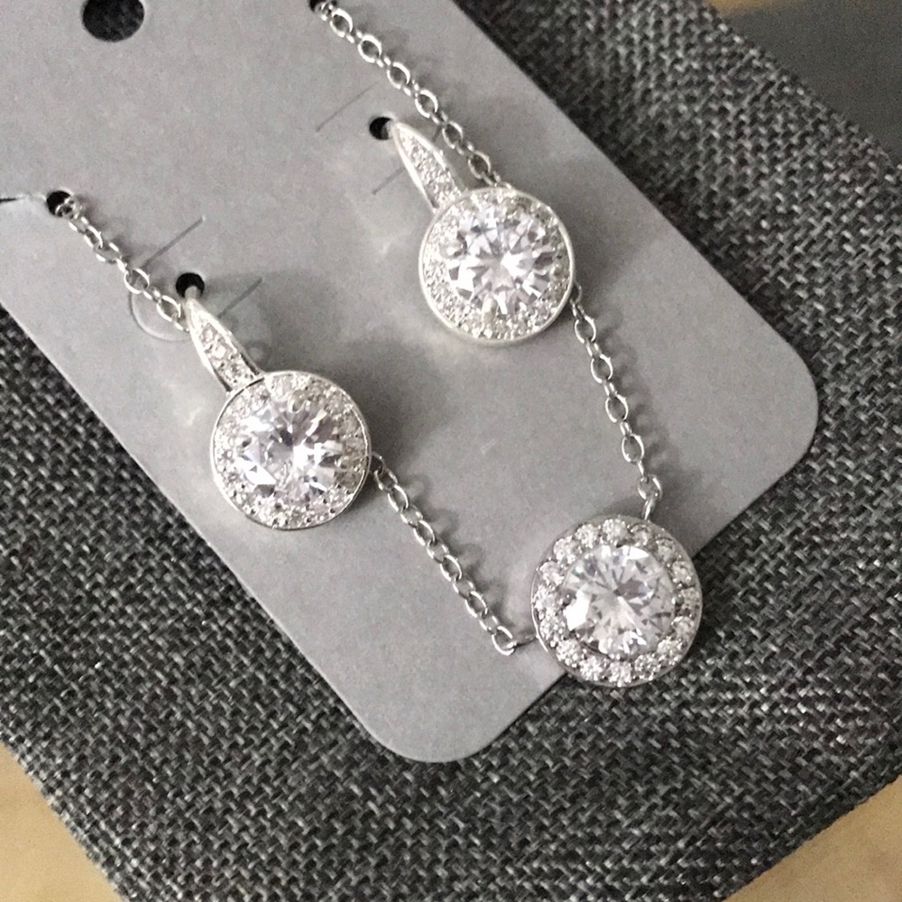 Swarovski Crystal elements necklace / earr…